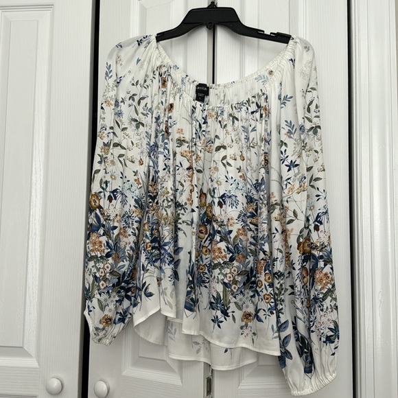 Karen Kane flowered sleeved woman’s top - Picture 5 of 5
